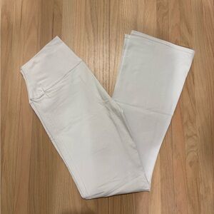 White alo flare yoga pants